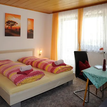 Haus Stuttgart לינה וארוחת בוקר 3*